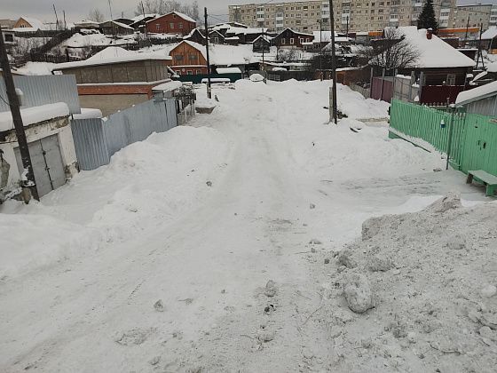 Отопление отключают, батареи завоздушиваются. Город хиреет, а мэрия все деньги делит