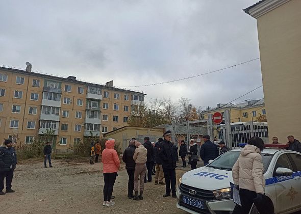 У военкомата готовятся к очередной отправке. Депутаты организовали горячий чай