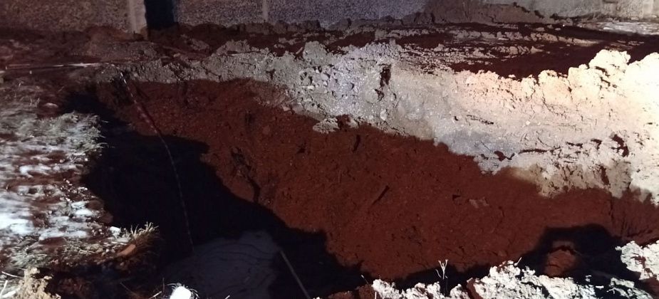 У “Водоканала” нет ни сил, ни средств, даже чтобы закопать вырытые по всему городу ямы