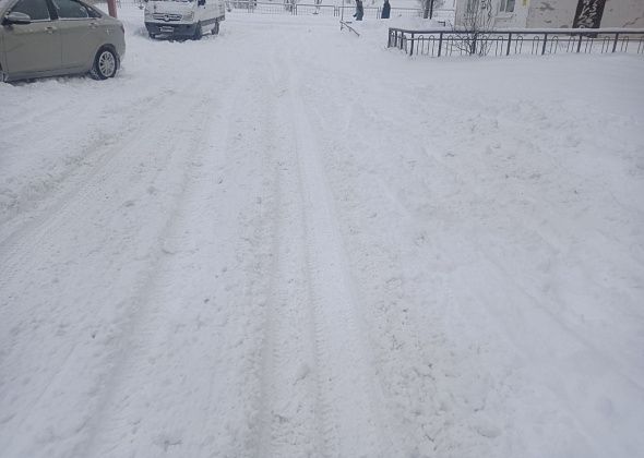 Кто должен убирать снег и лед в городе и куда жаловаться, разъясняет ГАИ Североуральска