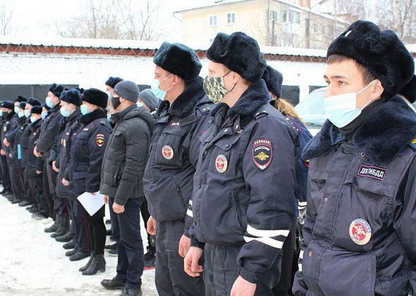 Полиция провела “Комендантский патруль”. Семерых гулявших в позднее время подростков доставили в отделение 