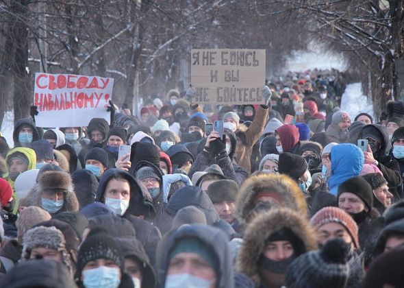 “Война дворцам…” Как прошла акция в поддержку Навального в Екатеринбурге, закончившаяся разгоном