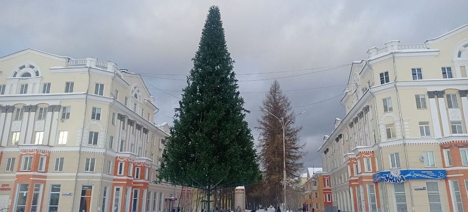 Зимний городок должен быть готов завтра, 22 декабря, но на площади “конь не валялся”