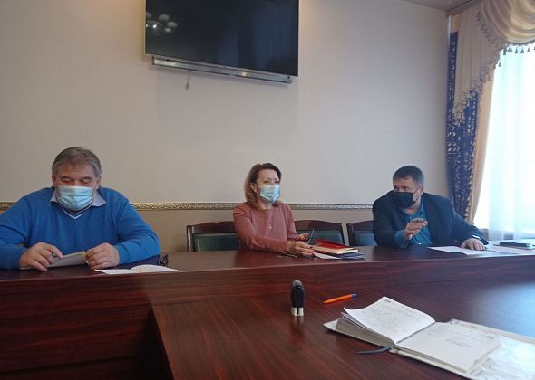 Проблемы ЖКХ: машины во дворах мешают чистить снег, механизаторов не хватает!