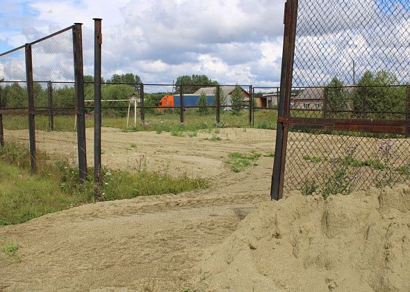 Футбольное поле в Крутом Логу - народная стройка, а не бюджетная. Субботник на следующей неделе