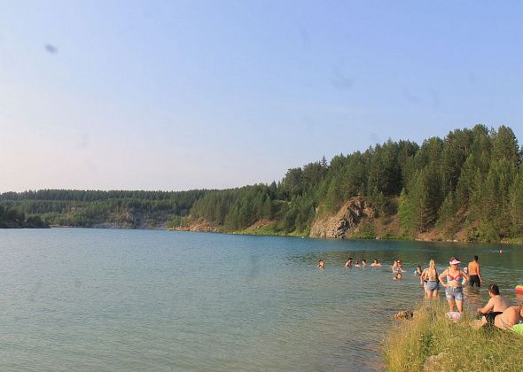 В Кальинском тепло, но грязно, на карьере Карпинска вода не прогрелась. А вы где купаетесь?