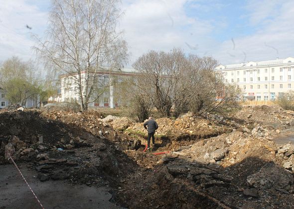 К “Современнику” от площади не подойти. Лучше со стороны “универсама” или через “Георгиевский” парк