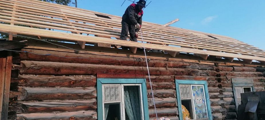 Администрация пыталась переложить ремонт сгоревшей крыши на нанимателя муниципального жилья