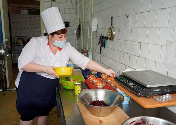 В конкурсе поварского искусства, посвященном Дню шахтера, первое место заняла Анна Карпова