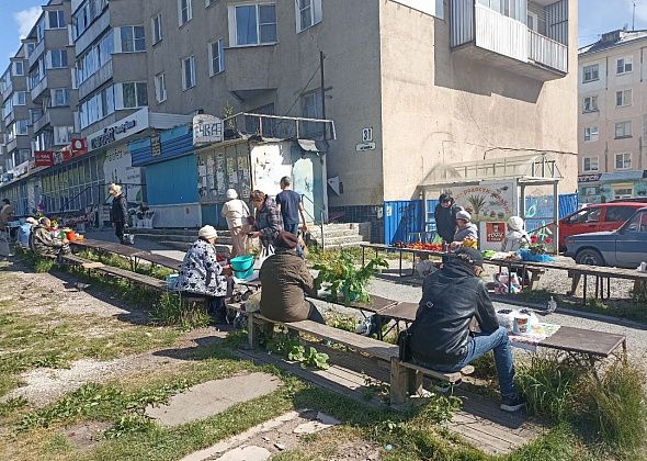 Мини-рынок у универсама просят оборудовать. В планах администрации это мероприятие есть