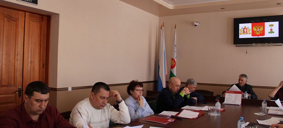 Дума обсудит предстоящие выборы, ремонт крыш, скос травы и подготовку к отопительному сезону